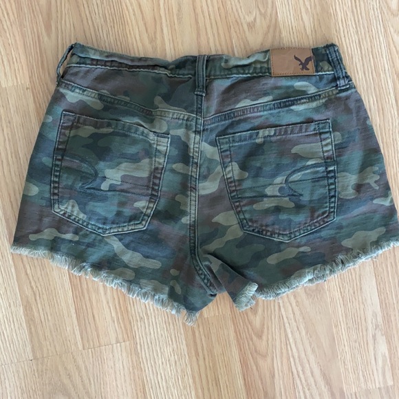 American Eagle size 4 camo shorts. Hi rise - Picture 2 of 4